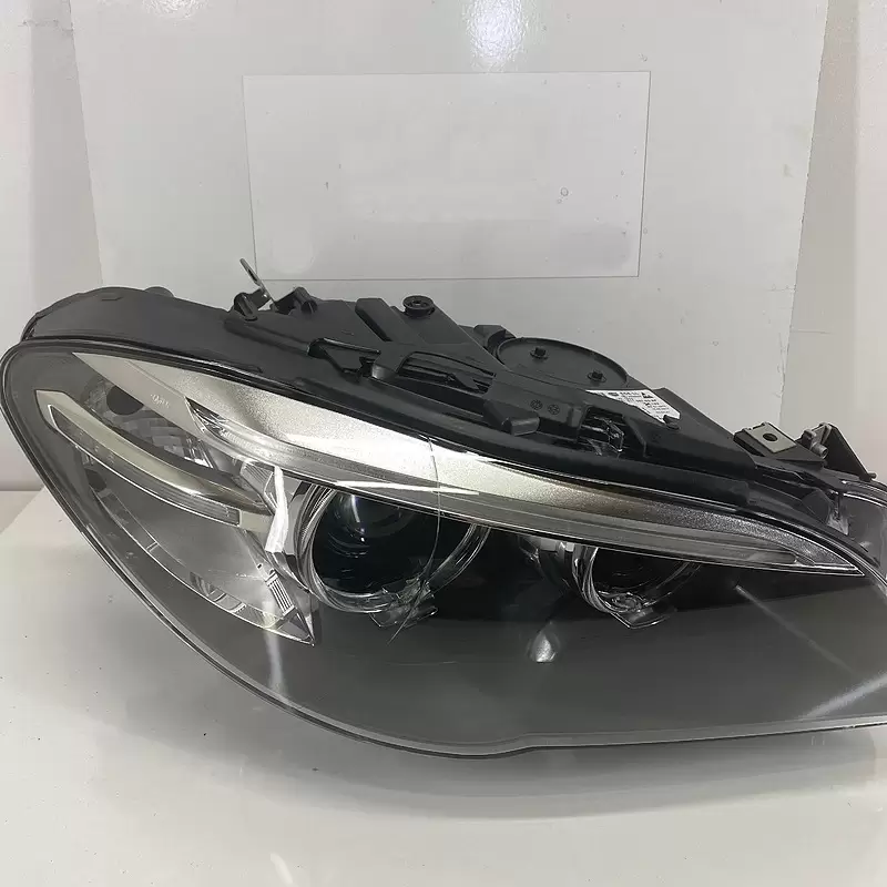 BMW F10 Lci Sağ Far 63117343912 (Yeni Orjinal)