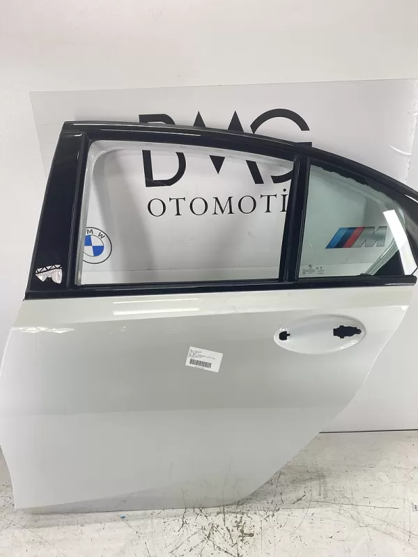 BMW G20 Sol Arka Kapı 41517482277 (Sedef Beyaz)