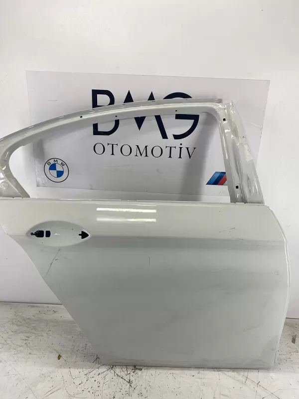 BMW F10 Sağ Arka Kapı 41007206114 (Beyaz)