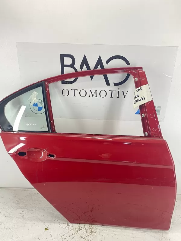 BMW F30 Sağ Arka Kapı 41007206114 (Kırmızı)