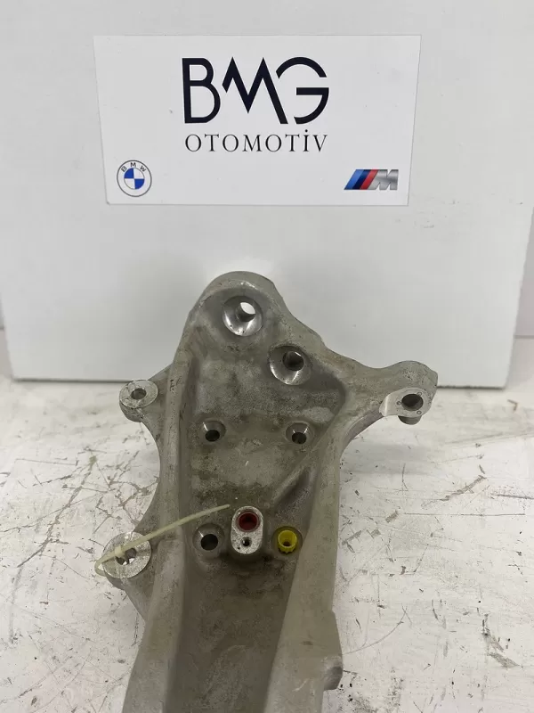 BMW F13 Sağ Ön Taşıyıcı 31216775770 ( Orjinal)
