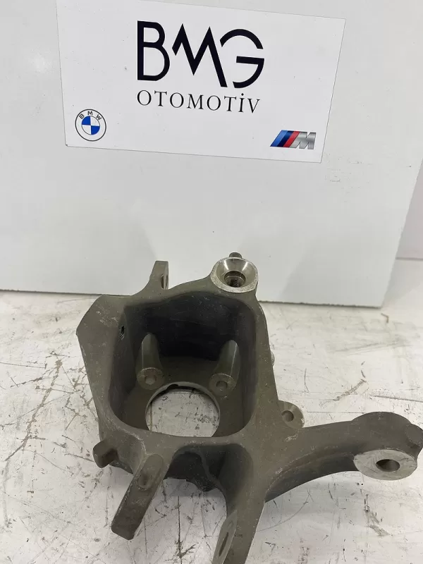 BMW F12 Sağ Arka Taşıyıcı 33326796146 ( Orjinal)