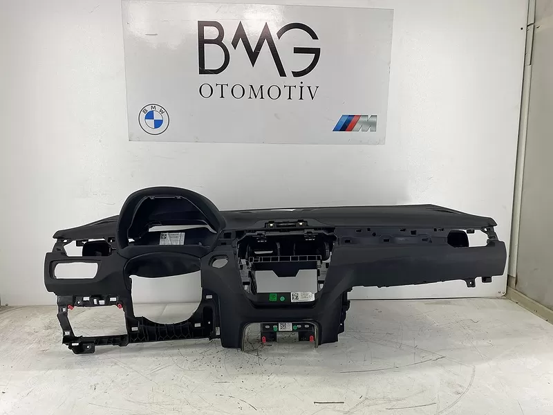 BMW X1 F48 Göğüs 51456969852 | F48 Dikişli Göğüs (Siyah)
