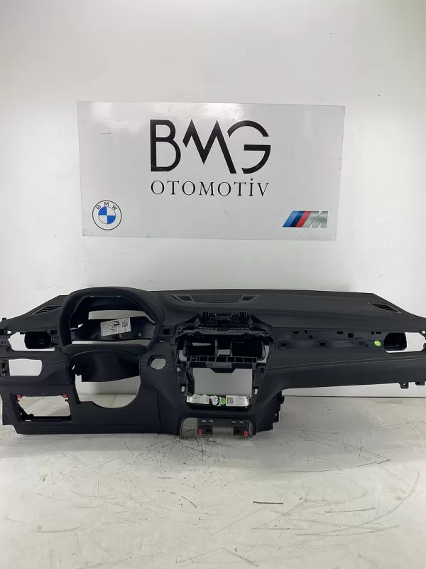 BMW X1 F48 Göğüs 51456969857 | F48 Head-Up Dikişli Göğüs (Siyah)