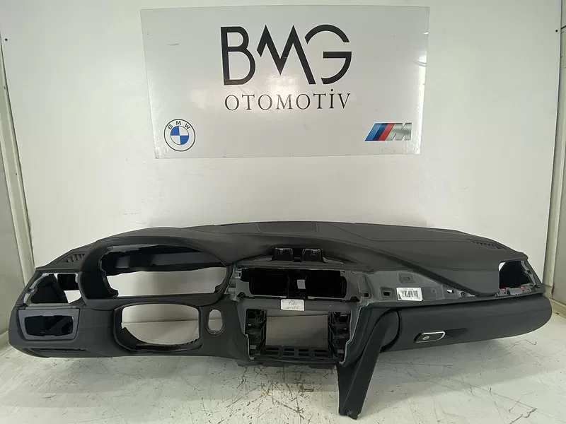 BMW F80 Göğüs 51458057586 | F80 Dikişli Göğüs (Siyah)