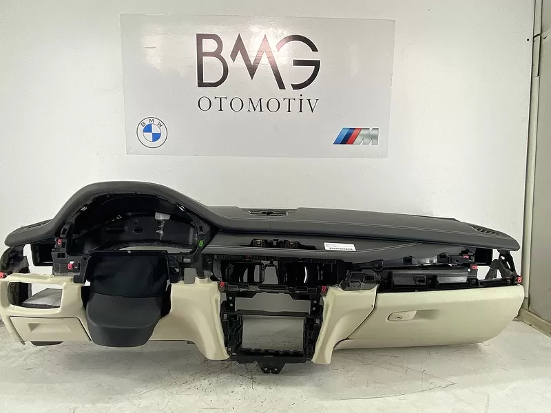 BMW X5 F15 Göğüs 51459382547 | F15 Head-Up Dikişli Göğüs (Beyaz)
