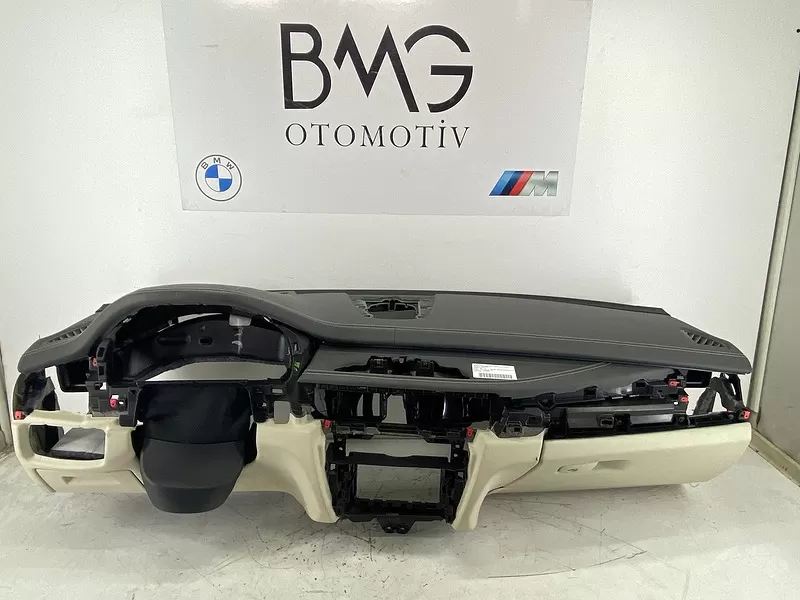 BMW X6 F16 Göğüs 51459382547 | F16 Head-Up Dikişli Göğüs (Beyaz)