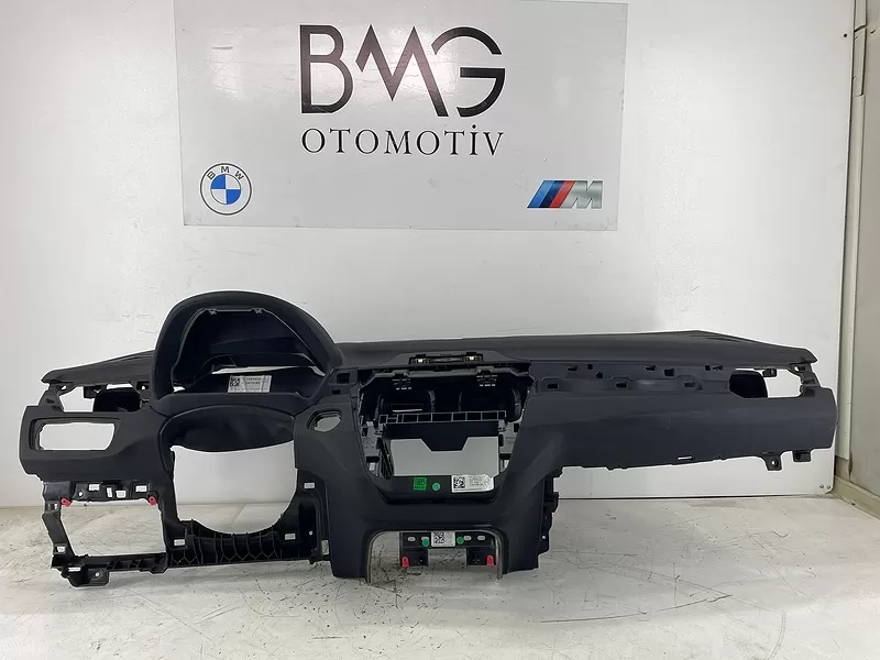 BMW X1 F48 Torpido 51456969852 | F48 Dikişli Torpido (Siyah)