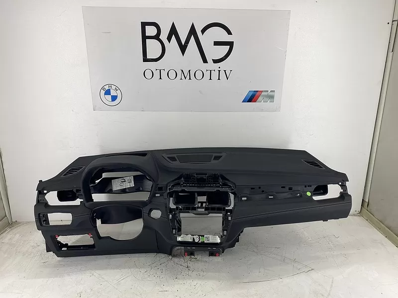 BMW X1 F48 Torpido 51456969857 | F48 Head-Up Dikişli Torpido (Siyah)