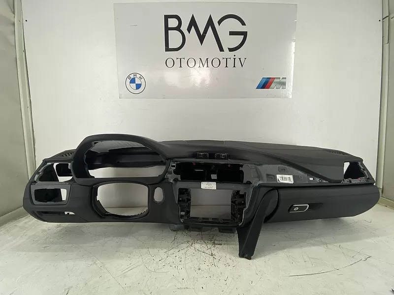 BMW F80 M3 Torpido 51458057586 | F80 M3 Dikişli Torpido (Siyah)