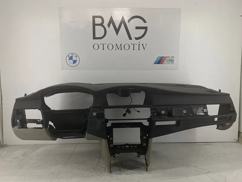 BMW E60 Torpido 51459123689 | E60 Head-Up Bardaklıklı Torpido (Gri)