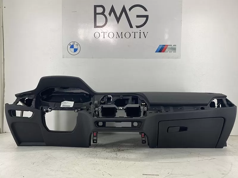 BMW G20 Göğüs 51458745852 (Siyah)