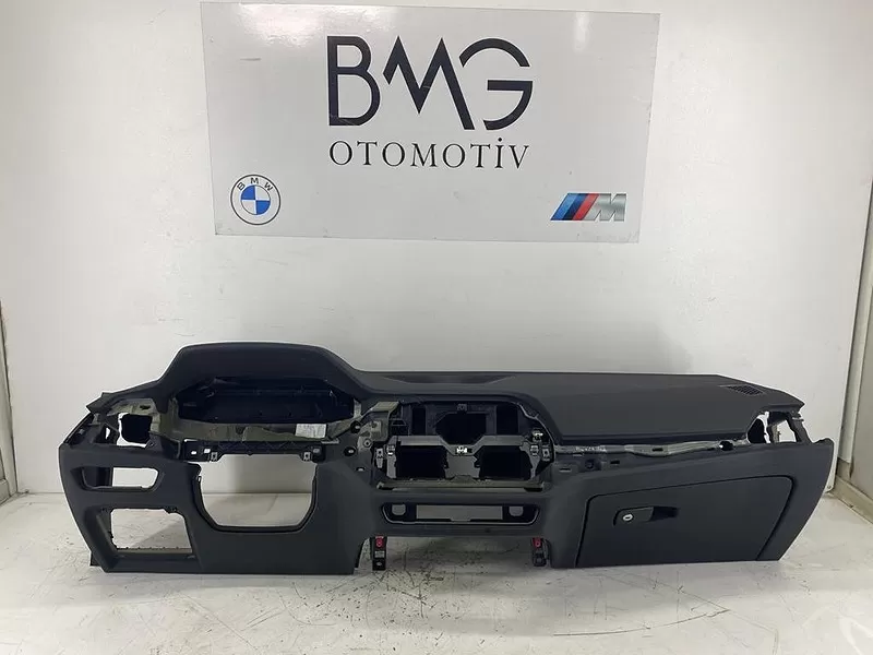 BMW G20 Göğüs 51458745882 | G20 Head-Up Dikişli Göğüs (Siyah)