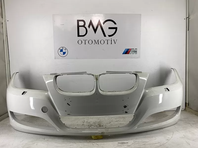 BMW E90 Lci Ön Tampon 51117204242 (Beyaz)