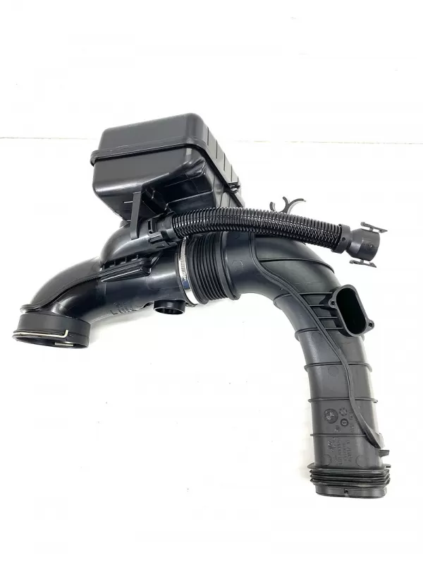 BMW F10 Temiz Hava Borusu 13718509816 | F10 5.25 Xd Temiz Hava Borusu