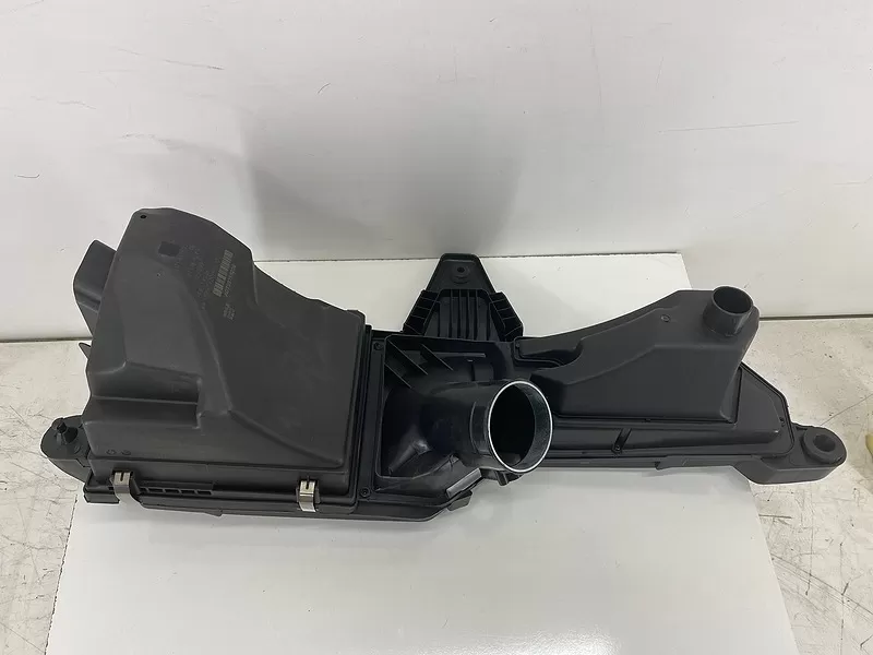 BMW F32 Hava Filtre Kutusu 13718511655 (N47)