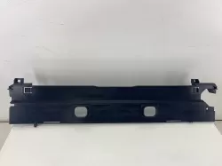 BMW F07 Radyatör Kasası Üst Kapak 17117645650 (Benzinli) - 1