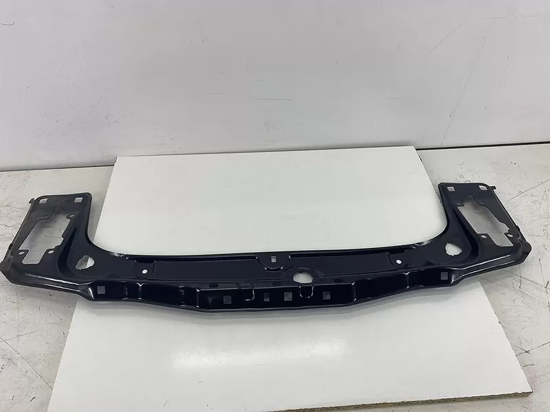 BMW F22 Ön Panel Üst Sac 51647245786 (Yeni)