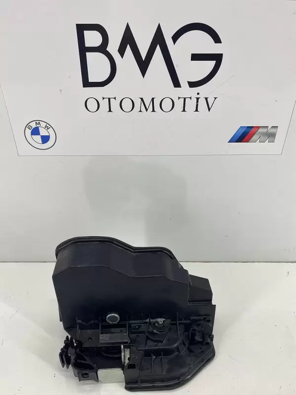 BMW X3 E83 Sol Arka Kapı Kilidi 51227202147 ( Orijinal)