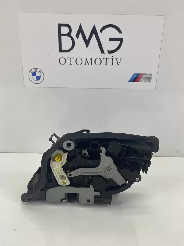 BMW G32 Sol Ön Kapı Kilidi 51217477707 ( Orijinal)