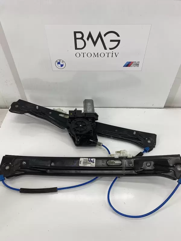 BMW F30 Lci Sağ Ön Cam Kirkosu 51337281886 ( Orijinal)