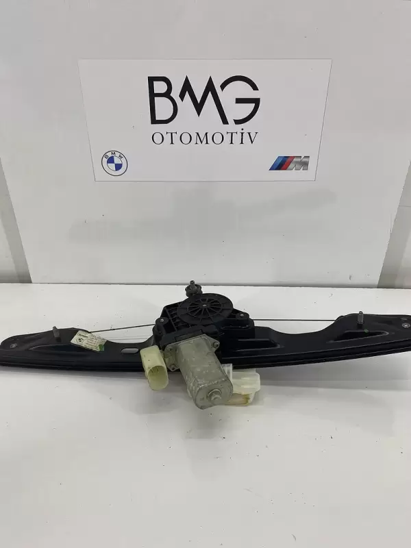BMW F30 Sağ Arka Cam Kirkosu 51337281888 ( Orijinal)