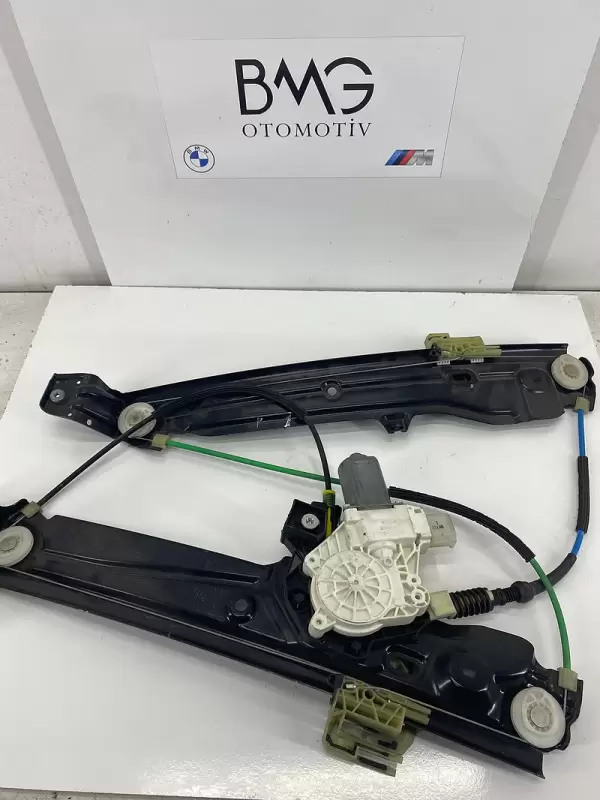 BMW F10 Lci Sağ Ön Cam Kirkosu 51337182132 ( Orijinal)
