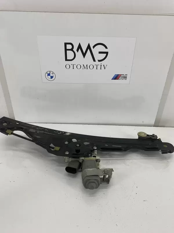 BMW E60 Sağ Arka Cam Kirkosu 51357184746 ( Orijinal)