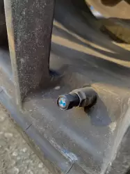 BMW Altıgen Sibop Kapağı 4'lü Parlak Siyah - 4