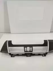 BMW F45 3D Siyah Ahşap Desenli Orta Trim - 2