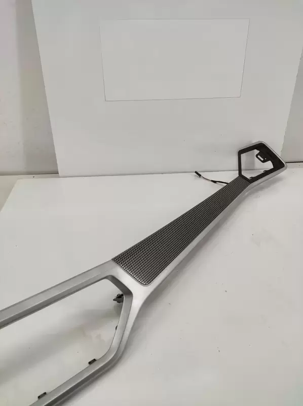 BMW G20 Karbon Orta Trim