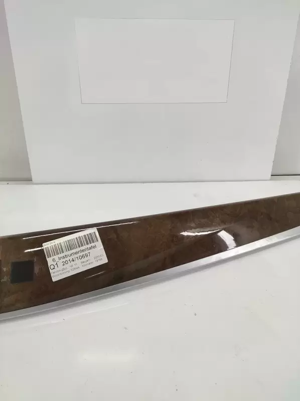 BMW F10 Açık Renk Ahşap Desenli Orta Trim