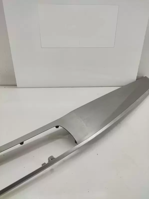 BMW F10 Gümüş Renk Orta Trim