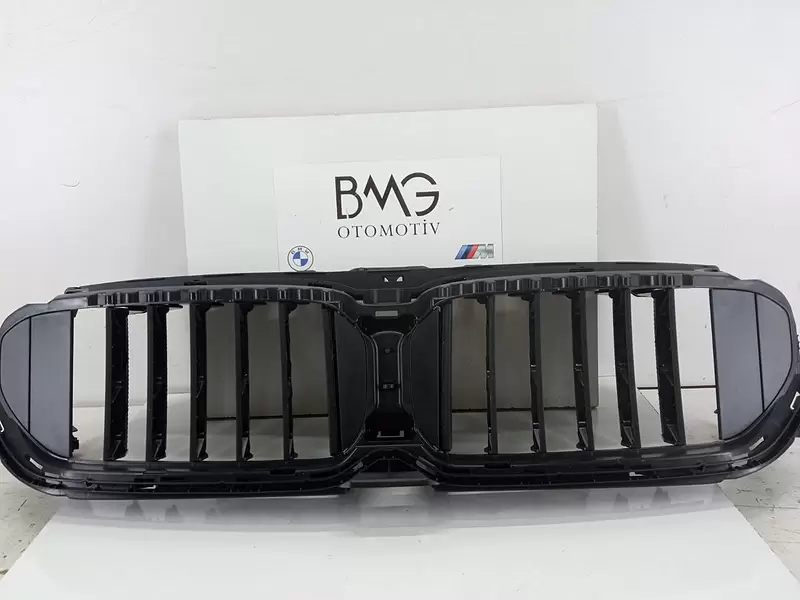BMW G30 Lci Ön Hava Kelebeği 51745A218F3 - G30 Lci Ön Gözlük Bakaliti (Yeni Orijinal)