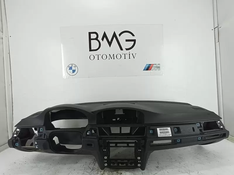 BMW E92 Torpido 51459120328-Ekranlı,Bardaklıklı (Siyah)