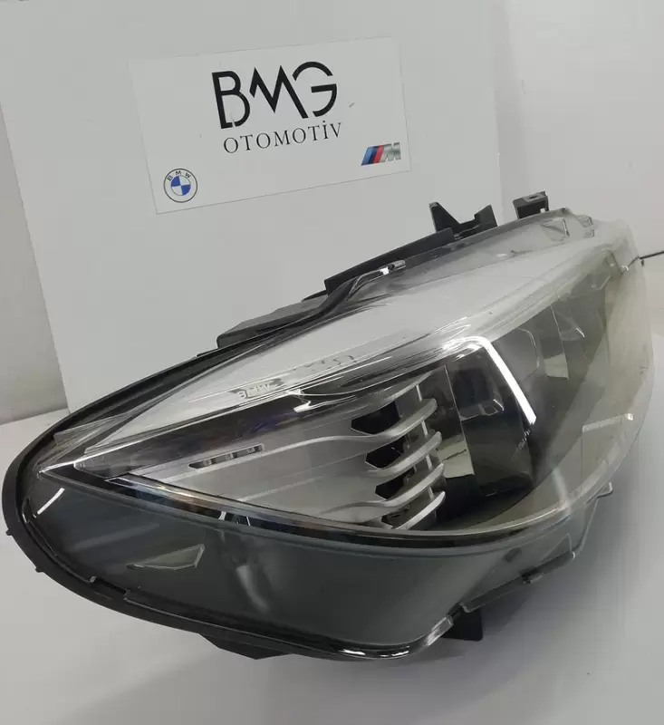 BMW M4 F82 Sağ Led Far 63117424106 ( Orijinal)
