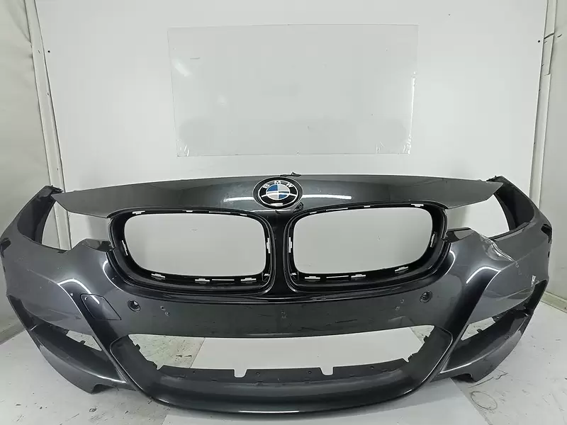 BMW F30 Ön M Tampon 51118055823 (Füme)