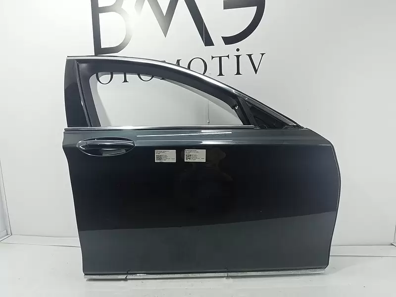 BMW G12 Sağ Ön Kapı (Füme)