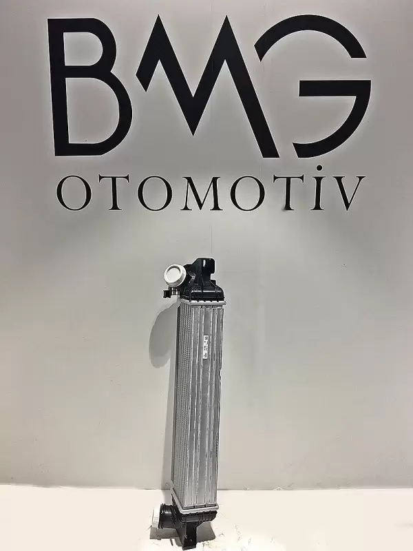 BMW F45 İnterkol Radyatörü 17517617598 | F45 2.16d – 2.18d – 2.20d – 2.20i İnterkol Radyatörü (Yeni Orijinal)