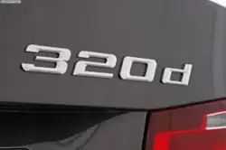 BMW 320d Bagaj Yazısı - 1