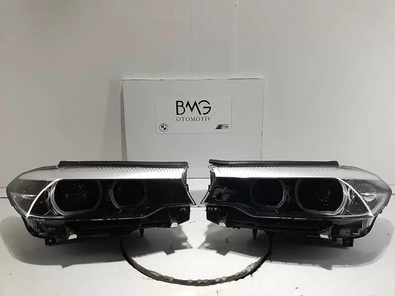 BMW G30 Sağ Sol Far