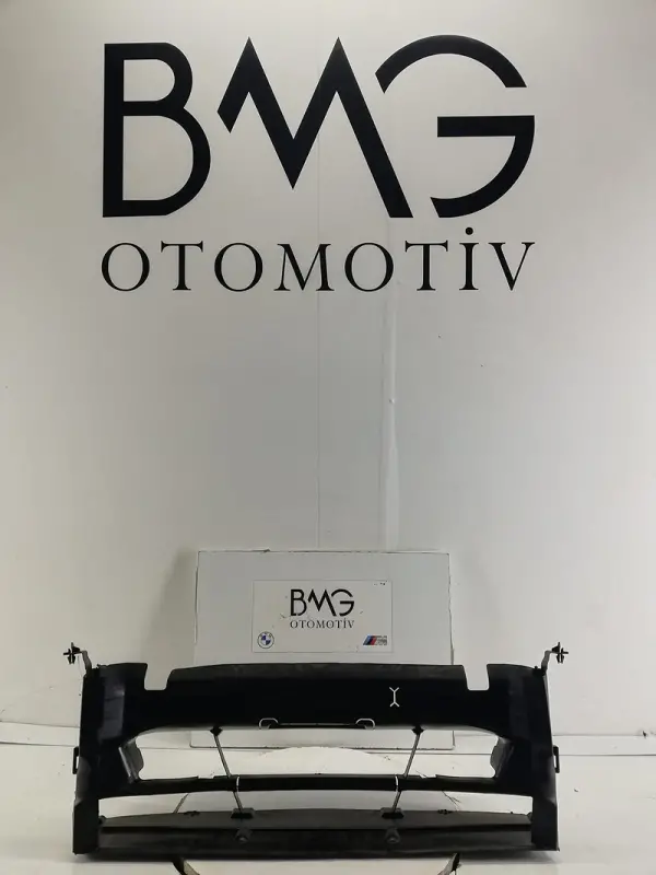 BMW F30 ÖN PANEL ALT MASKE BAKALİTİ 51747255414