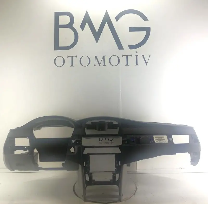 BMW E60 HEAD-UP SİYAH ALTI GRİ GÖĞÜS