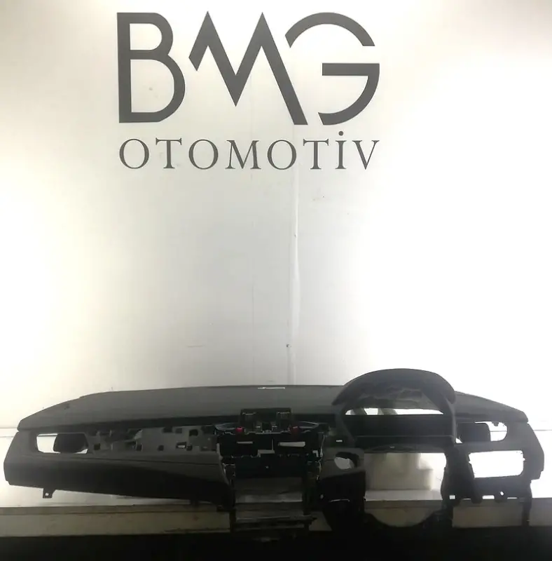 BMW F45-F46 DİKİŞLİ SİYAH GÖĞÜS