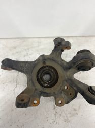 BMW E90 Sağ Arka Taşıyıcı 33326774810 ( Orjinal)