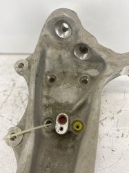 BMW F12 Sağ Ön Taşıyıcı 31216775770 ( Orjinal)