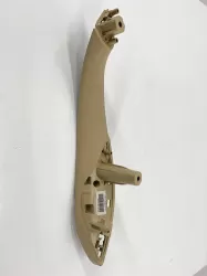 BMW F30 Sağ Arka Kapı Tutamağı Bej 51417281470 (Yeni Orjinal)