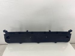 BMW G11 Radyatör Kasası Alt Kapak 17118632118 (Benzinli)
