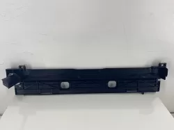 BMW F10 Lci Radyatör Kasası Üst Kapak 17117645650 (Benzinli)