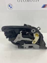 BMW G30 Sağ Ön Kapı Kilidi 51217477710 ( Orijinal)